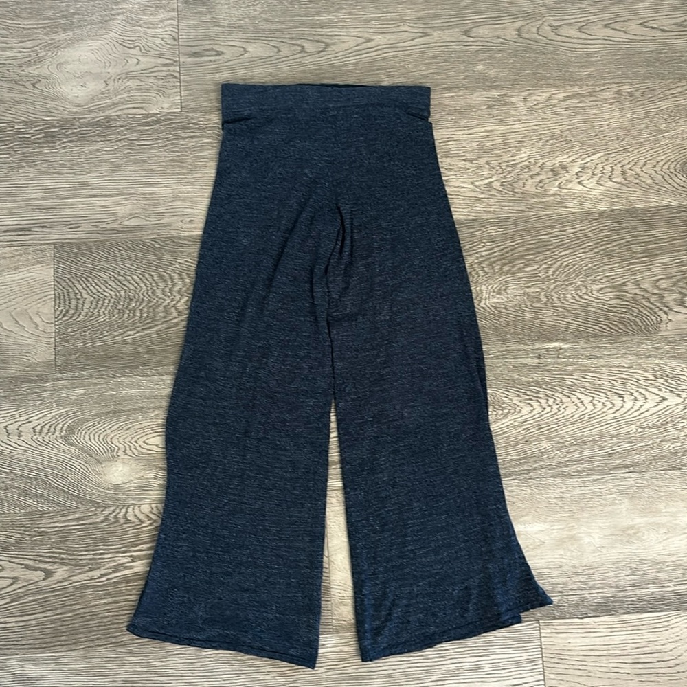 Minnie Rose wide-leg pant with elastic waist. Super soft line/poly bland.